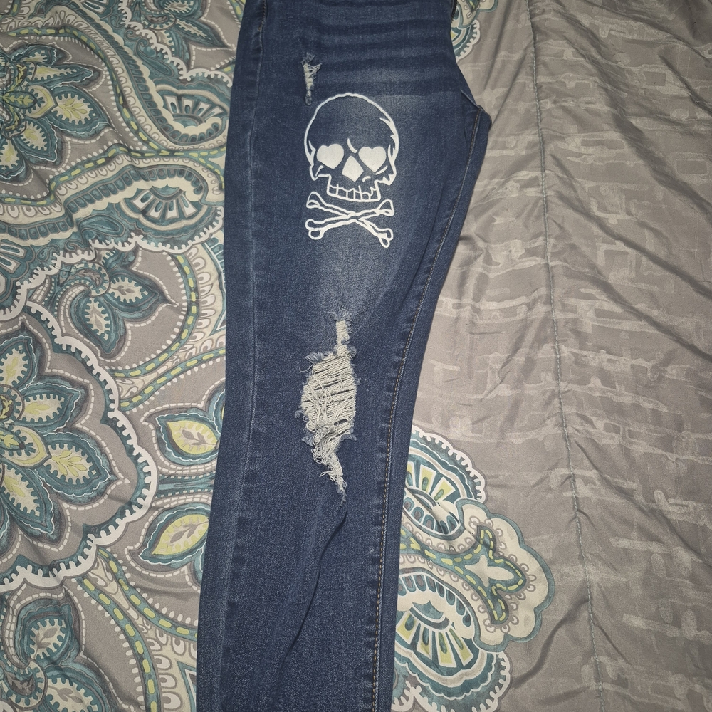 Distressed Skull Print Blue Jeans